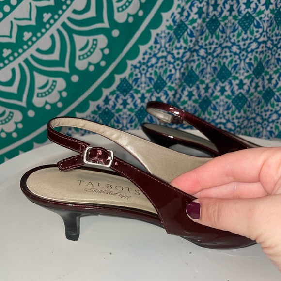 Talbot’s slingback maroon kitten adjustable heels 7.5 - Picture 3 of 7